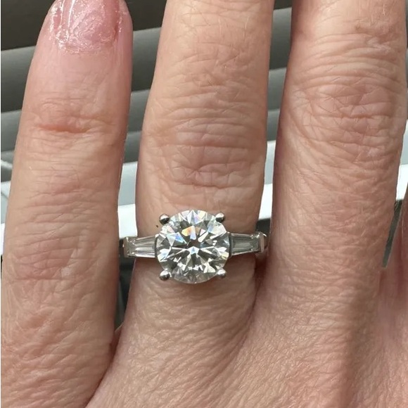 2.55ct G, VS2 Ideal Cut Tapered Baguette Engagement Ring - Picture 4 of 11